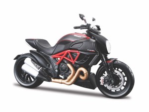 Model MAISTO 39196 DUCATI DIAVEL CARBON 1/12 do składania