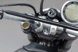 Uchwyt Gniazda Zapalniczki na Kierownicę Śruba M8 Sw-Motech