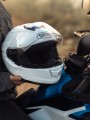 pol_pl_Kask-integralny-Shoei-GT-Air-3-bialy-polysk-Gratisy-189508_4.jpg